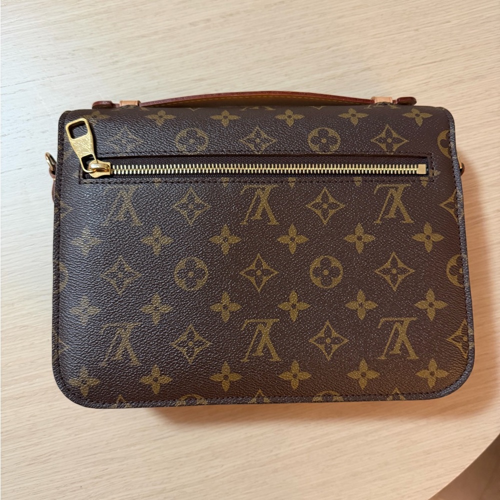 AUTHENTIC Louis Vuitton Monogram Pochette Metis Bag - Picture 6 of 15